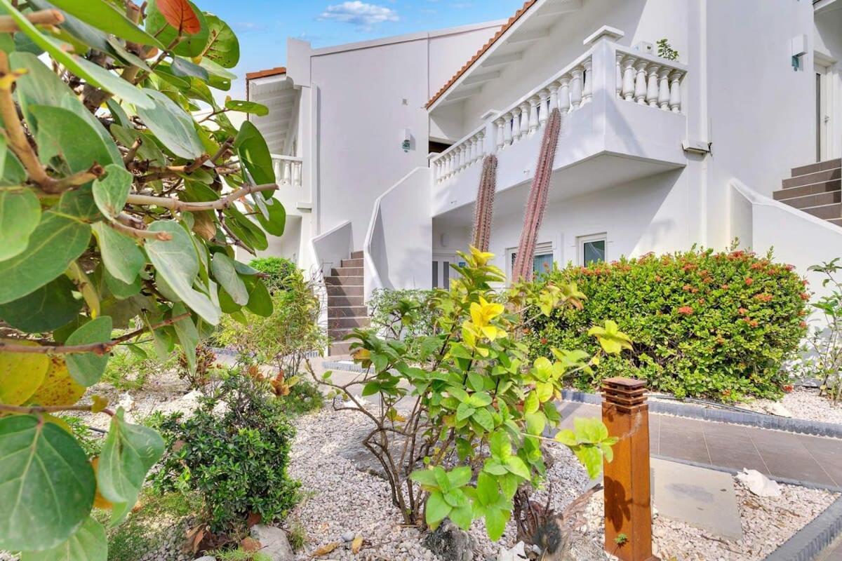 Belmar Oceanfront Apartment 14 Divers Paradise Kralendijk Exterior foto